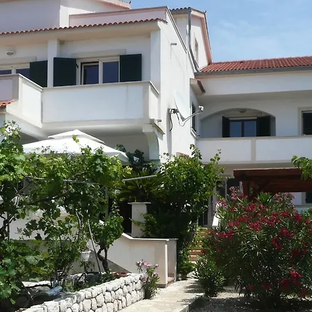 Apartman Three-bedroom In Barbat I *