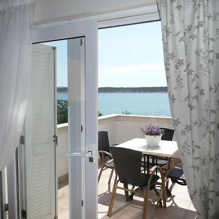 Apartman Three-bedroom In Barbat I